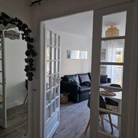 Antoine, Madamedemconciergerie Apartment *