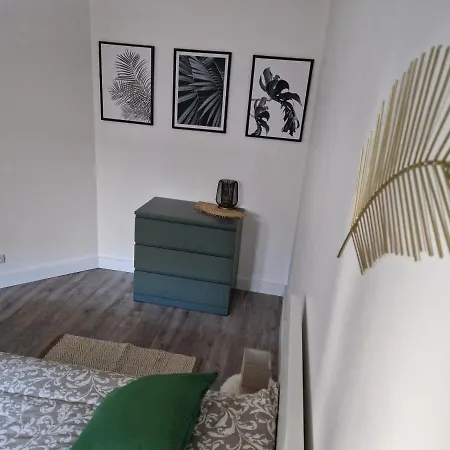 Antoine, Madamedemconciergerie *