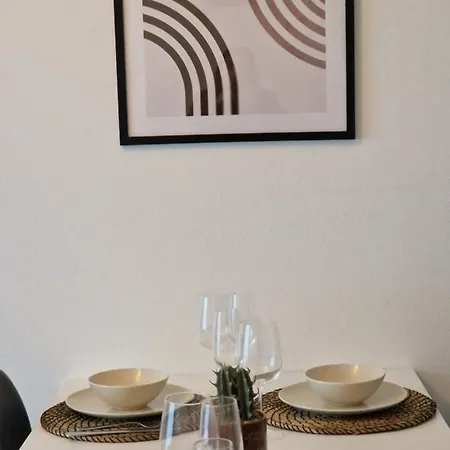 Antoine, Madamedemconciergerie Apartment Reims