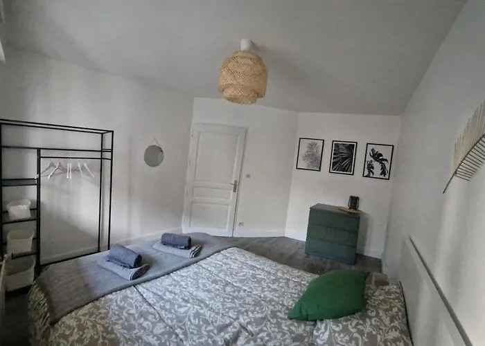 Antoine, Madamedemconciergerie Apartment