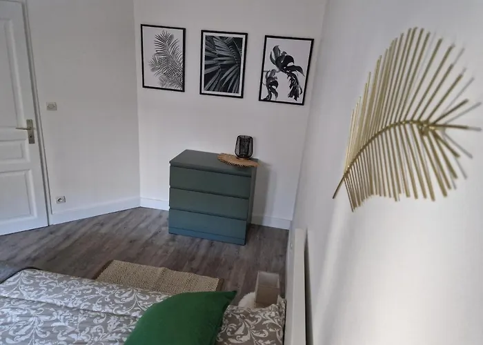 Antoine, Madamedemconciergerie *